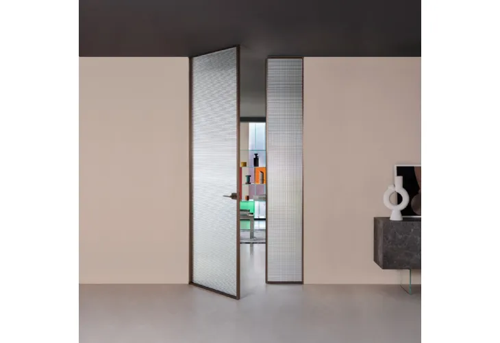 Porta per interni a filo muro Sherazade Double Swing in vetro con elaio in alluminio Plain di Glas Italia