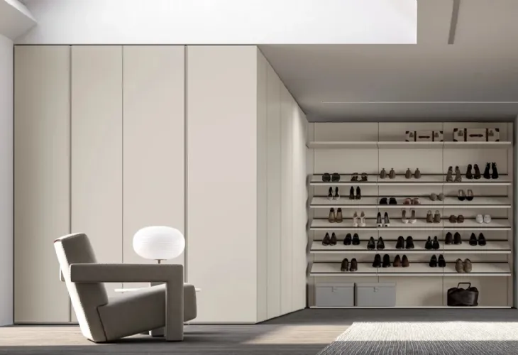 Armadio Atelier ad angolo con anta battente Return in legno laccato finitura Ghiaccio di Adok