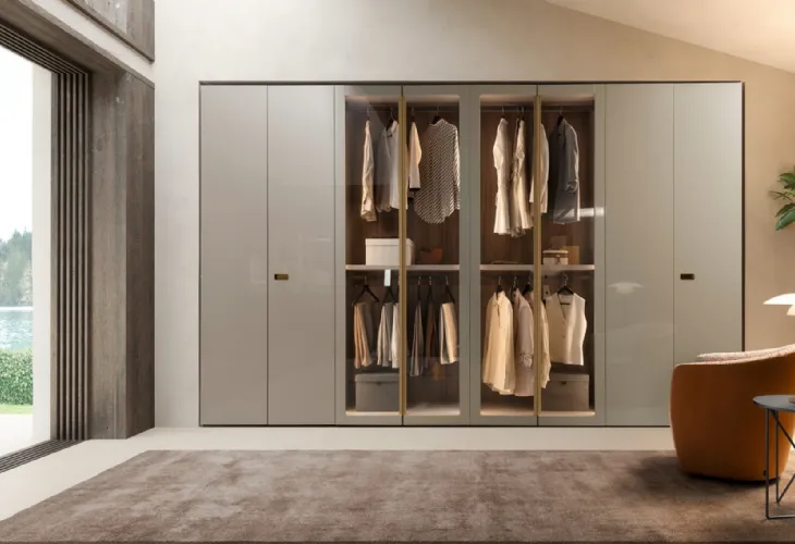 Armadio con ante battenti Anteprima in laccato lucido Gris Beige di Presotto