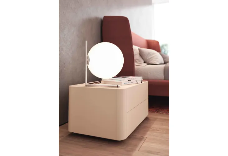 Comodino moderno in laccato opaco Dolly di Estel