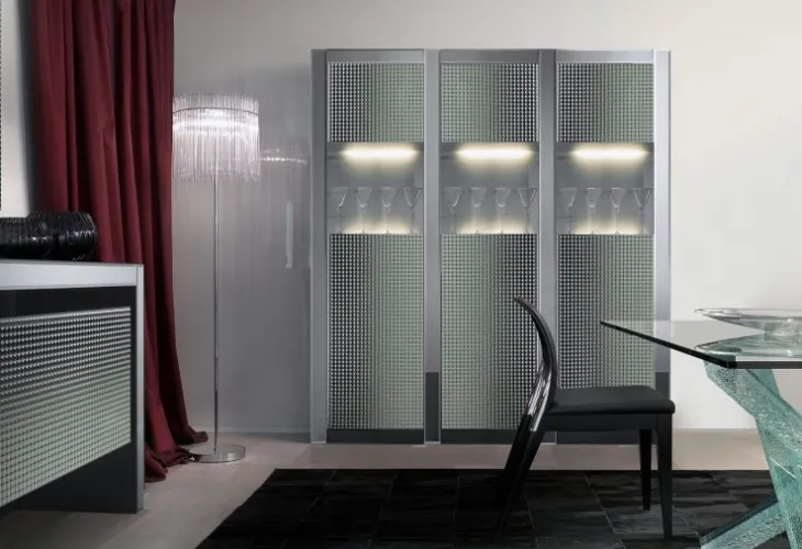 Madia modulare con illuminazione a LED con anta in vetro trasparente con incisioni Diamante di Reflex