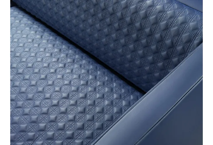 Divano lineare in pelle trapuntata Avantgarde di Reflex