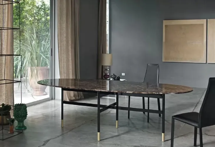 Tavolo Glamour con top in Marmo Naturale e base in acciaio laccato di Bontempi