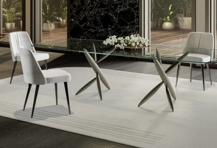 Tavolo di design in vetro trasparente con base in finitura Bronze Pitto 72 di Reflex