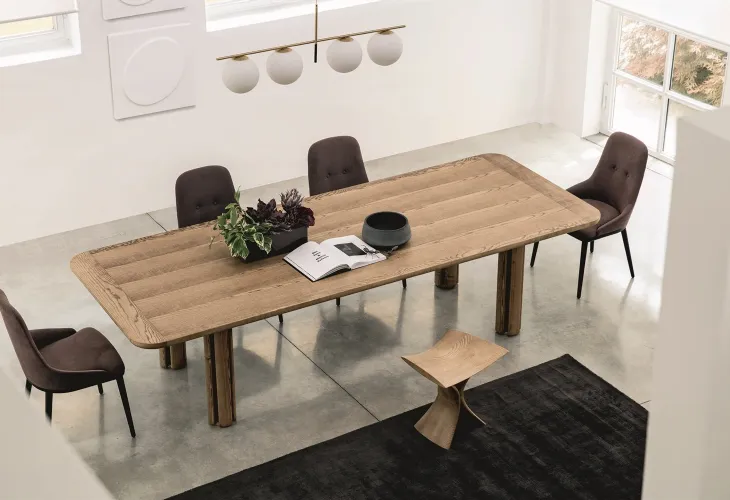Tavolo in legno massello con piano in frassino Quadrifoglio di Porada