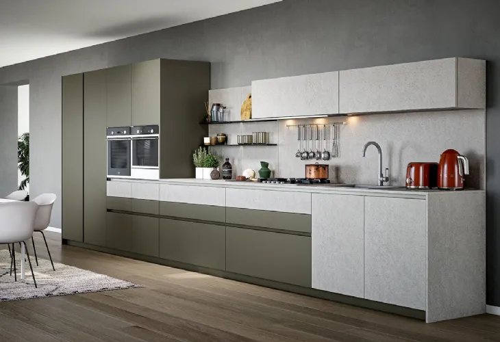 Cucina Moderna Trend lineare in laccato opaco muschio e finitura pietra piave di Forma la cucina