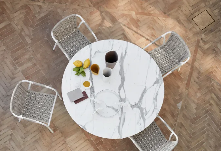 Sedia e Tavolo Capri in metallo e corda intrecciata Round Searope di Roberti