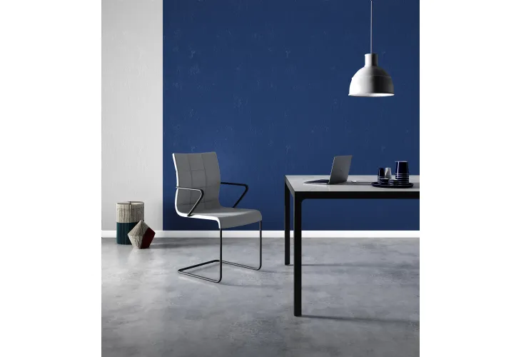 Sedia ospiti dal design lineare Verso di Estel